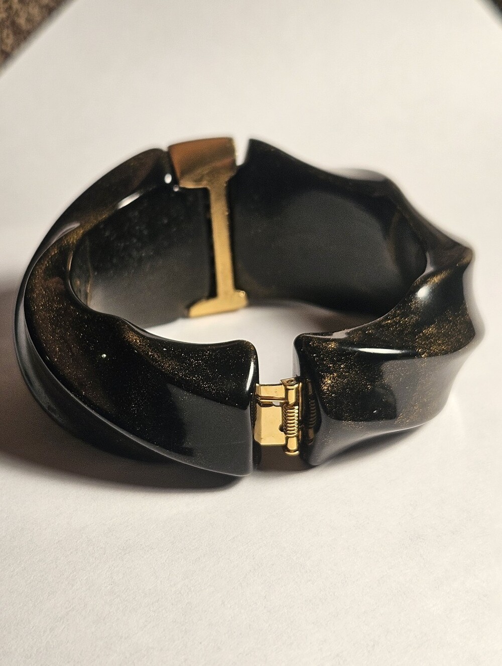 TRIFARI LUCITE BANGLE BRACELET, RARE TRIFARI BANGLE, Kunio Matsumoto Bangle - Picture 2 of 12